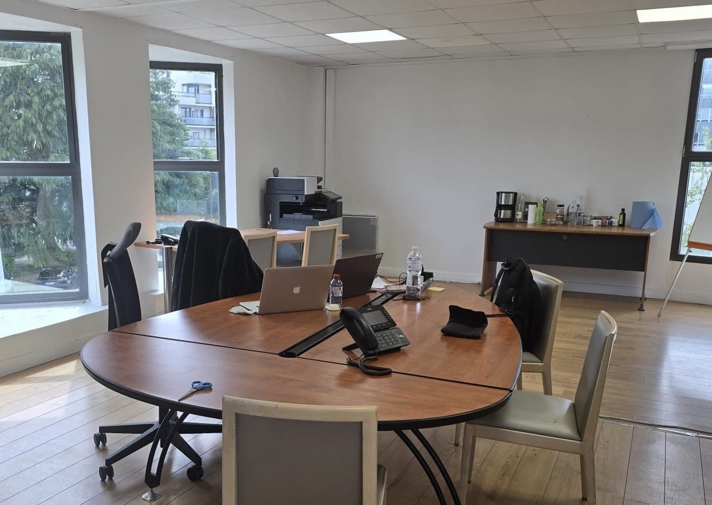 Espace de coworking du Réseau — salle de réunion lumineuse pour entrepreneurs sociaux et associations